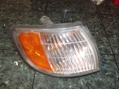 96-98 OEM Infiniti I30 A32 front passenger corner light lamp assembly 3411 R V1  - Image 1 of 4