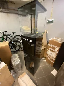 Showcase by Vertu - Picture 1 of 7
