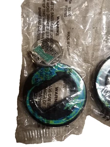 NEU Menge 2 Marlboro Menthol Flaschenöffner Schlüsselanhänger Vintage Tabak Zigarette  - Bild 1 von 5