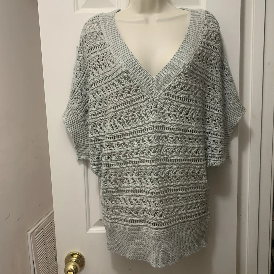 Suéter Tejido Ganchillo Abierto WHBM L Gris Beige Plata Manga Corta Dolman Foto 1 de 4