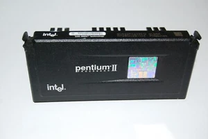 Intel Pentium II slot 1 233 MMX processor with heat sink - Picture 1 of 2