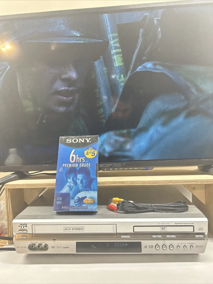 JVC DVD VCR Combo Player HR-XVC33U HiFi VCR, no remote. With Blank Tape Av Cable - Image 1 of 4