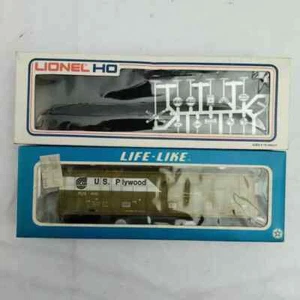 2 PACK HO SCALE LIFE-LIKE US PLYWOOD 51’ THRALL DOOR BOX CAR PLYX-1410 & TRACKS - Picture 1 of 11