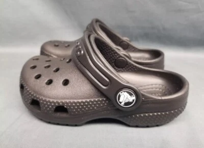 Zueco clásico Crocs para niños pequeños 206990-001 sin cordones negro talla 5 ¡NUEVO CON ETIQUETAS! Foto 1 de 4