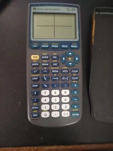 Texas Instruments TI 73 grafischer Taschenrechner mit Abdeckung getestet - Bild 1 von 4