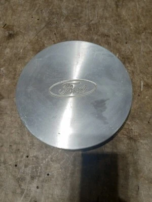 Ford Econoline E150 1993-2000 tapa central aluminio F4UA-1A096-JA Foto 1 de 4