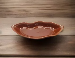 Vintage Rio Grande Ware Brown Ceramic Glazed Free Flow Leaf Dish - Picture 1 of 7