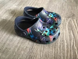 Crocs Toddler Boys Dinosaur Printed Black Clogs Size C 9 Kids Carnivorous Shoes - Picture 1 of 11