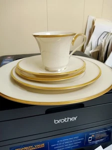 Erstwertiges Lenox Eterna 20 teiliges Service für 4 - Bild 1 von 2