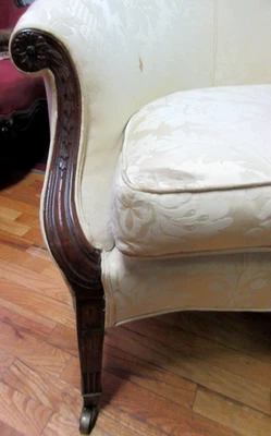 SOFÁ DE OCHO PATAS FEDERAL TEMPRANO RARO CON PATAS ESTRIADAS/BRAZOS TALLADOS EN CAMPANARIO Foto 1 de 4