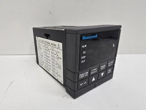 GOOD USED! HONEYWELL UDC3300 90-250VAC TEMP CONTROLLER DC330B-K0-203-20-0A0000-0 - Picture 1 of 5