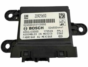 2010-2017 GM Genuine Rear Parking Assist Module Assembly 20925650 OEM (BOSCH) - Picture 1 of 6