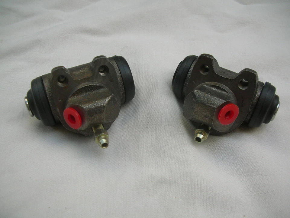 JUEGO CILINDROS RUEDA TRASERA RENAULT DAUPHINE - ONDINE - GORDINI Foto 1 de 1