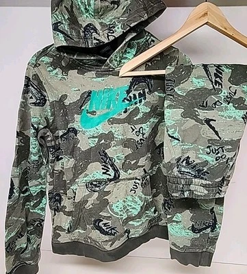 Nike Kid Youth Camouflage Track Suit Size Youth XL Hoodie / Large Pants - Image 1 of 4