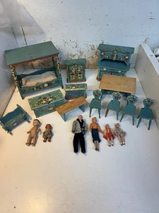 Vintage antikes Dora Kuhn Puppenhaus Möbel Set & deutsche Biskuit Familie Puppe Lot  - Bild 1 von 24
