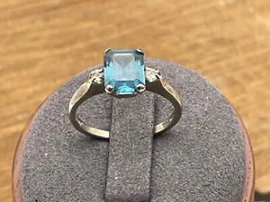 Vintage 10K Solid White Gold Blue Topaz w/spinel accent stone ring sz 7--3017.24 - Picture 1 of 6