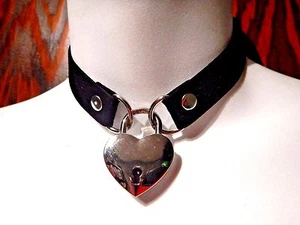 CANDADO REAL CORAZÓN NEGRO XS GARGANTILLA imitación gamuza cuello plata esqueleto llave gótica 3Z - Imagen 1 de 1