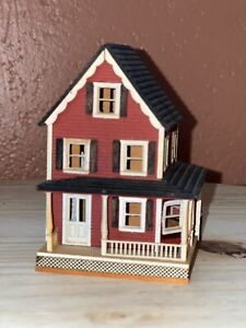 Millie August 1982 Miniature 1/144 Scale Red Pepperwood Farm Mansion - Free Ship