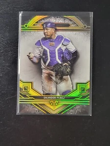 2024 Topps Triple Threads SALVADOR PEREZ Kansas City Royals #147 - Bild 1 von 2