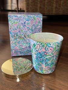 Lilly Pulitzer COCONUT CREW SCENTED CANDLE 8 Ounce Glass Jar Gift Boxed GWP NWT - Picture 1 of 5