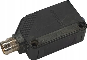 Omron E3Z-D87 Photoelectric Sensor, Diffuse Reflective, 1m Range, PNP Output - Picture 1 of 6