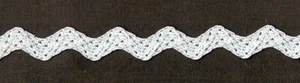 5 Yards 3/8" weiß schillernd Ric Rac Verkleidung 27124 - Bild 1 von 2