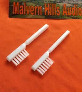 2 x Malvern Audio 2533 High Quality Stylus Cleaning Brushes.