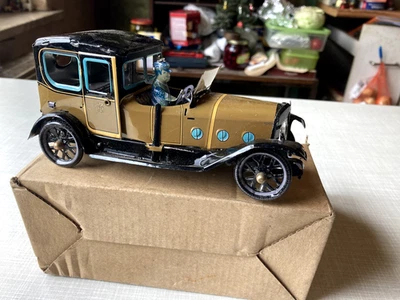 Automodell - Oldtimer - Blech - Uhrwerkantrieb- bespielt - Schlüssel - Bild 1 von 4