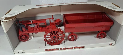 NIB 1/16 Farmall F-20 Tractor and Wagon 4227 - Image 1 of 4