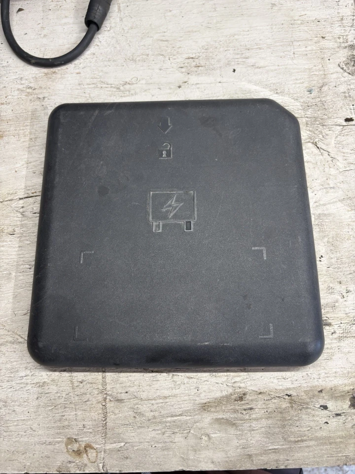 Panel de cubierta de caja de fusibles Chevy/GMC 1999-2006 Foto 1 de 1