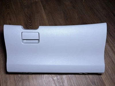 2009-2013 TOYOTA COROLLA GLOVE BOX COMPARTMENT 55550-02250 OEM - Image 1 of 4