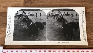SEASIDE SPORT Escena de Playa Vintage 1978 REIMPRESIÓN de Keystone Victorian Stereoview - Imagen 1 de 2