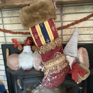 Seasons of Serendipity viktorianischer Weihnachtsstrumpf 26" rot gold marineblau Fell Fransen - Bild 1 von 6