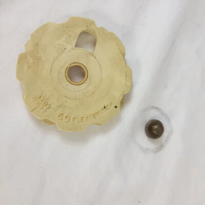 Singer 417 Sewing Machine Part Flexistitch 50 Cam w/ Screw - Image 1 of 4