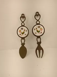 Vintage Japan Cast Iron Green Fork And Spoon & Ceramic Tile Coaster W/Rooster - Picture 1 of 5