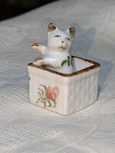 Handcrafted Cat in Square Basket Figurine Handpainted Flowers Made in Thailand  - Picture 1 of 9