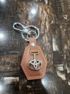 Keychain for Toyota Logo Brown Leather - Picture 1 of 5