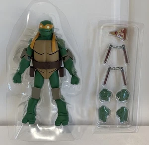 DC Batman VS Teenage Mutant Ninja Turtles TMNT Michelangelo Figure 100% COMPLETE - Picture 1 of 3