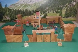 DDR INDIANER - Fort Texas - Holz - mit 8 Figuren & Feuerstelle - und Zubehör - Bild 1 von 8