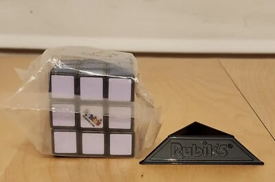 New Genuine Hasbro Rubik's Cube Puzzle Brain Teaser OFFICIAL ORIGINAL 2018 - Image 1 of 4