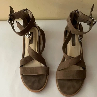 Mujer FOREVER 21 Marrón Imitación Gamuza Sandalias Hebilla Tobillo Cremallera Tacón Talla 6 Zapatos Foto 1 de 4