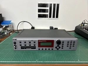 E-MU ESI-2000  Digital Sampler - Picture 1 of 7