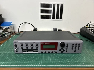 E-MU ESI-2000  Digital Sampler - Image 1 of 4