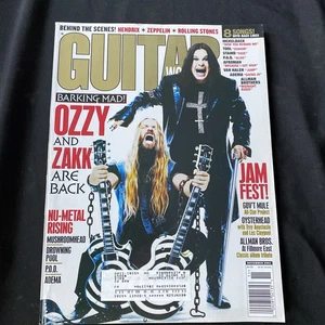 Guitar World Magazin November 2001 Barking Mad! Ozzy und Zakk sind zurück - Bild 1 von 2