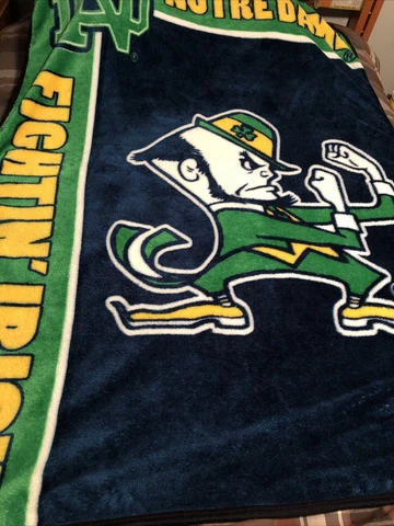 NORTHWEST NCAA NOTRE DAME University FIGHTING IRISH FLEECE THROW BLANKET 68X49” Cover