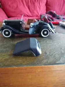 Collectible Diecast Car - Picture 1 of 3