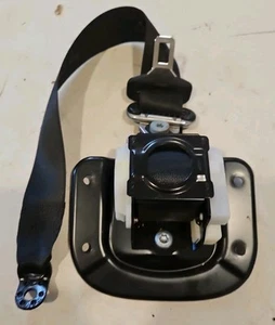 MERCEDES BENZ CLK55 AMG CONVERTIBLE BLACK LEFT REAR SEAT BELT ASSEMBLY - Picture 1 of 4