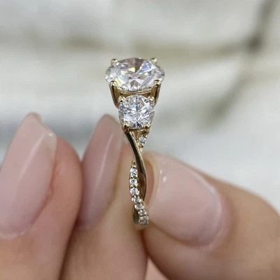 Diamond Ring IGI Certified VS1 F Round 2.2 Ct Labcreated 18K Gold Braided 3Stone - Image 1 of 4