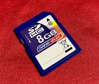 Dane-Elec 8 Gb Class 4 SDHC Flash Memory Card (Taiwan) - Image 1 of 2