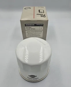Filtro de aceite de motor genuino Nissan 15208-9F60A 370Z, X Trail, Qashqai Envío y devolución gratuitos - Imagen 1 de 2